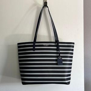 Kate Spade Nautical should bag tote. Navy striped